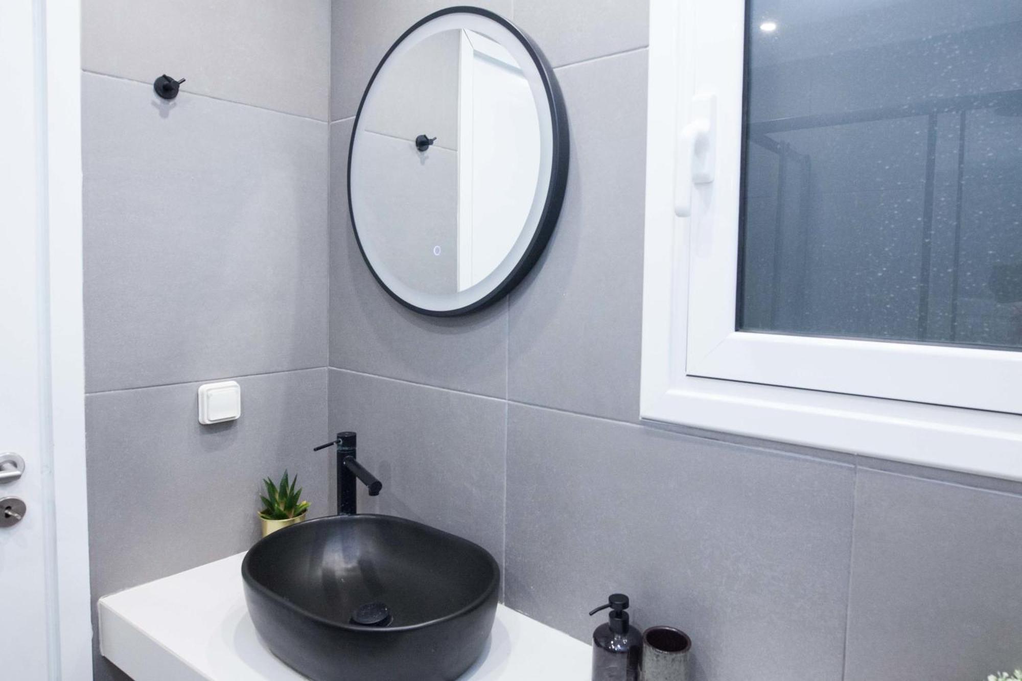 Panormou Modern 3 Bd Apt With Balcony Apartment Athens
