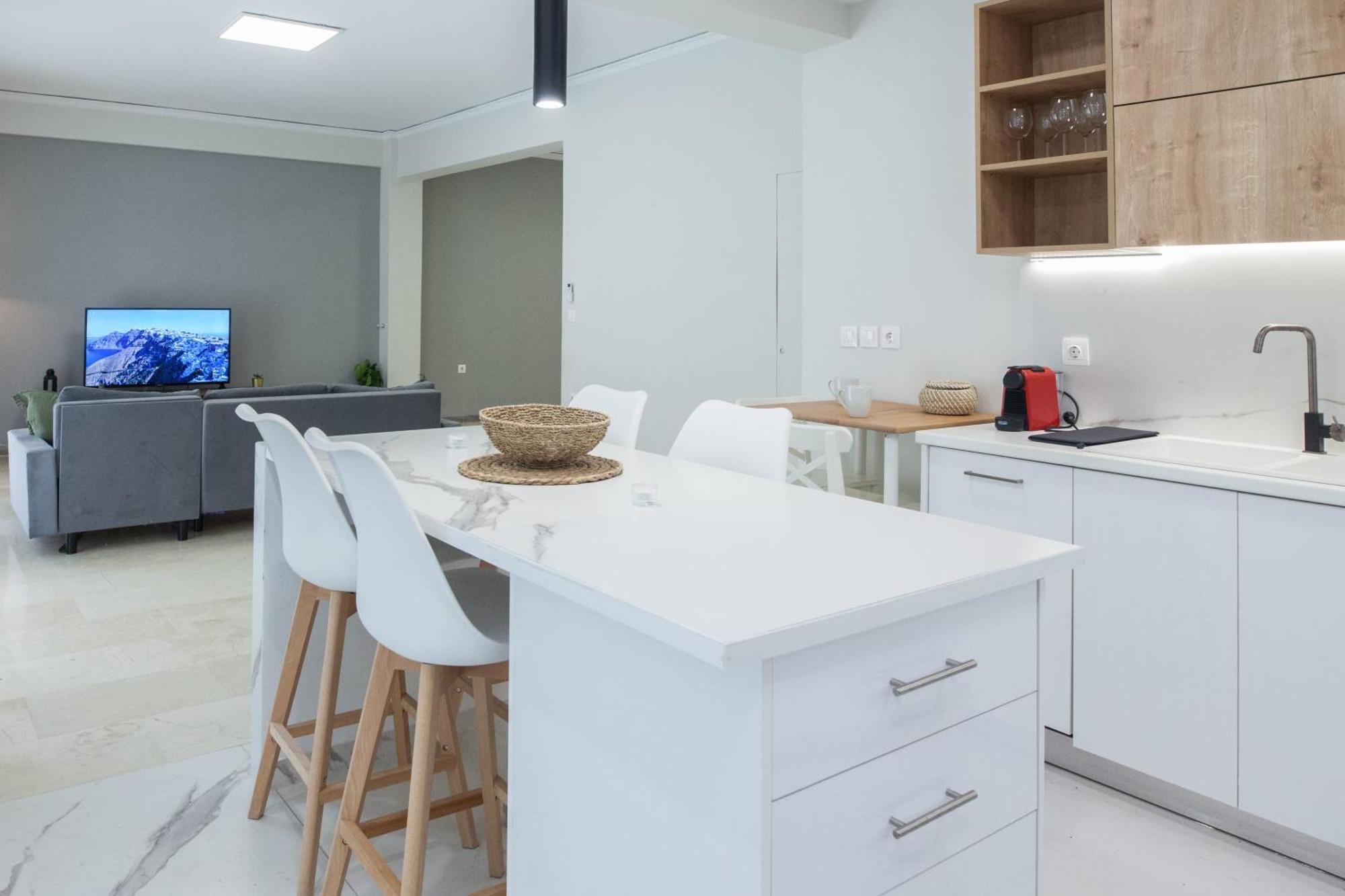 Apartment Panormou Modern 3 Bd Apt With Balcony *