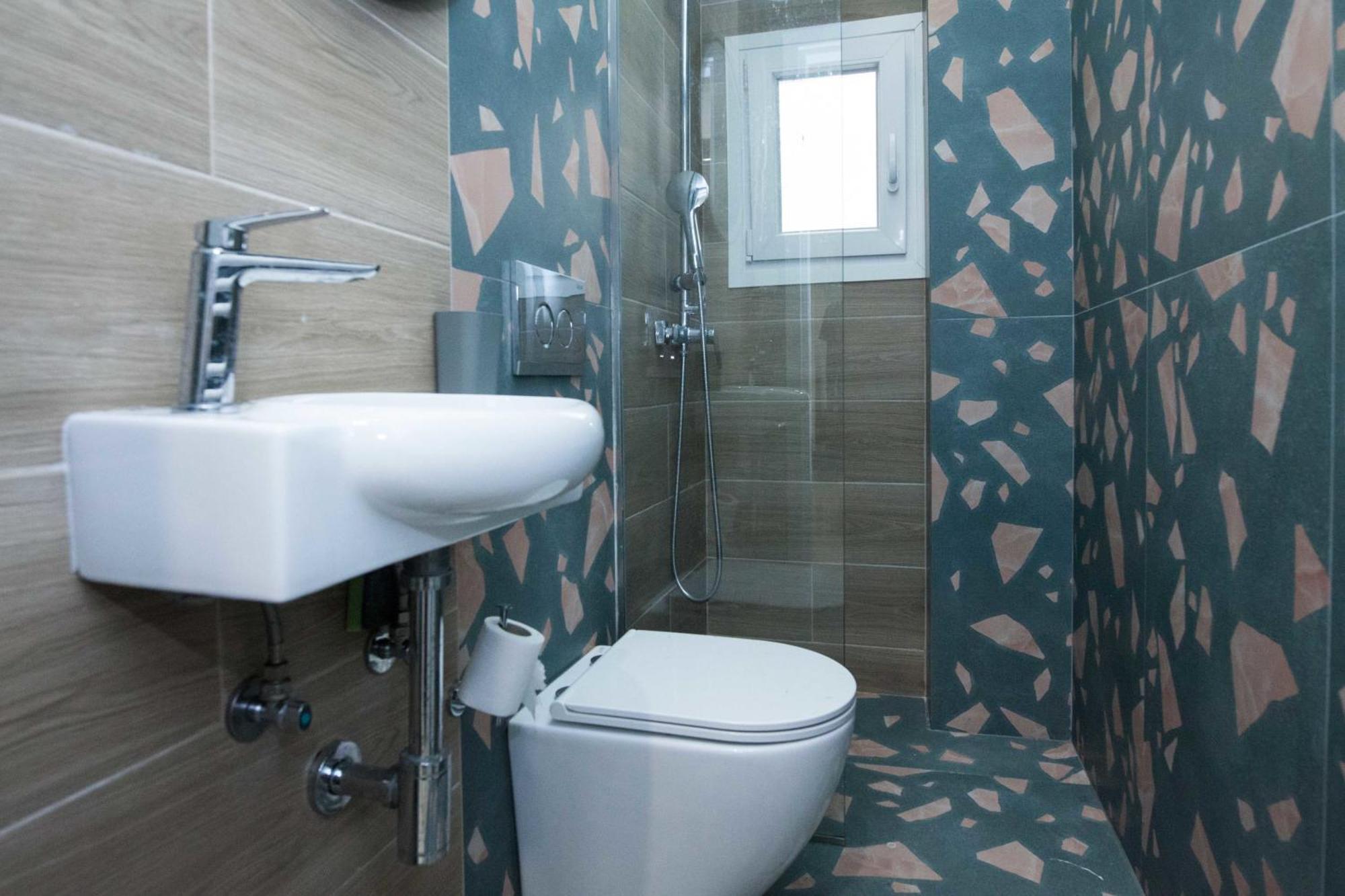 Panormou Modern 3 Bd Apt With Balcony